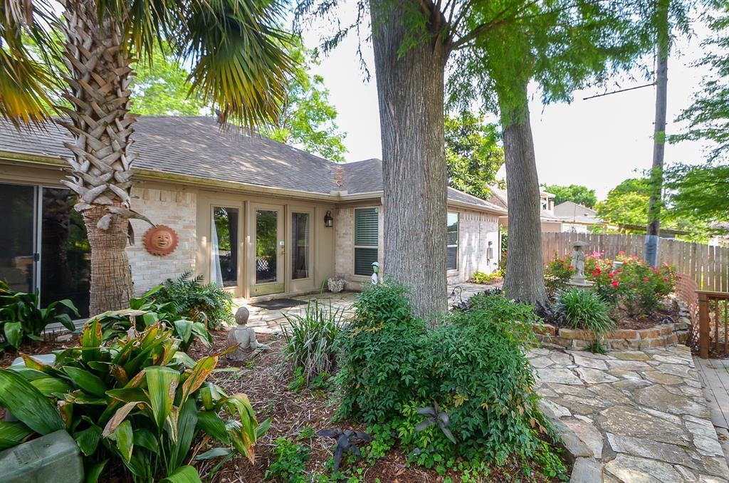 1603 Sugar Creek Blvd - Photo 3 of 32