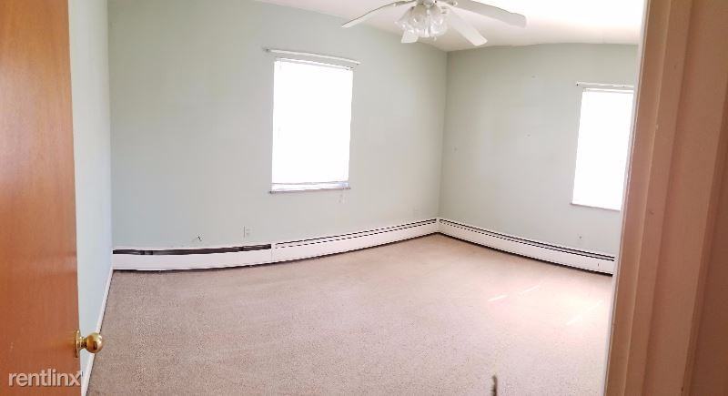 1016 Taylor Ave - Photo 3 of 7