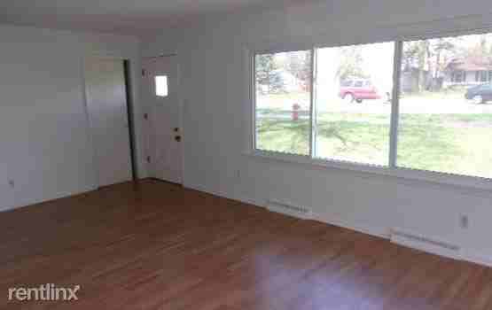 9830 Seltzer St - Photo 3 of 7