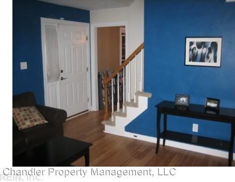 2705 Park Crescent - Photo 2 of 12