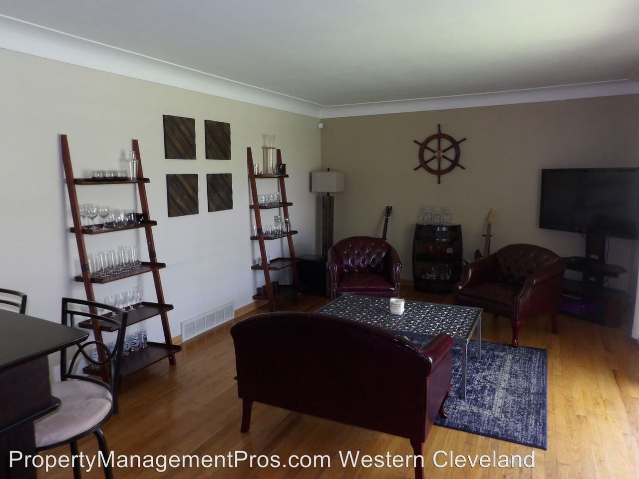 10713 Edgewater Dr - Photo 3 of 47