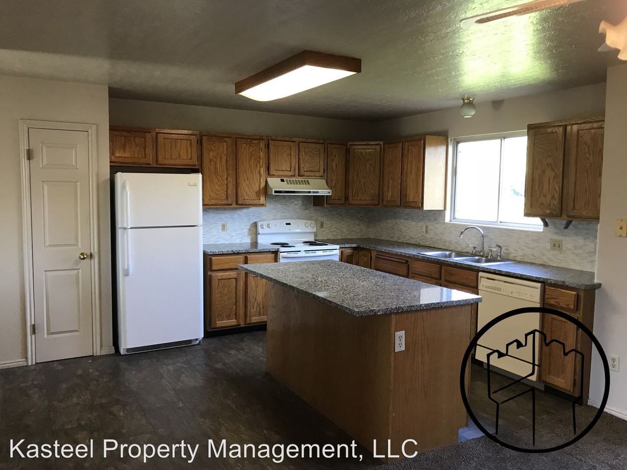 350 W 800 S - Photo 2 of 8