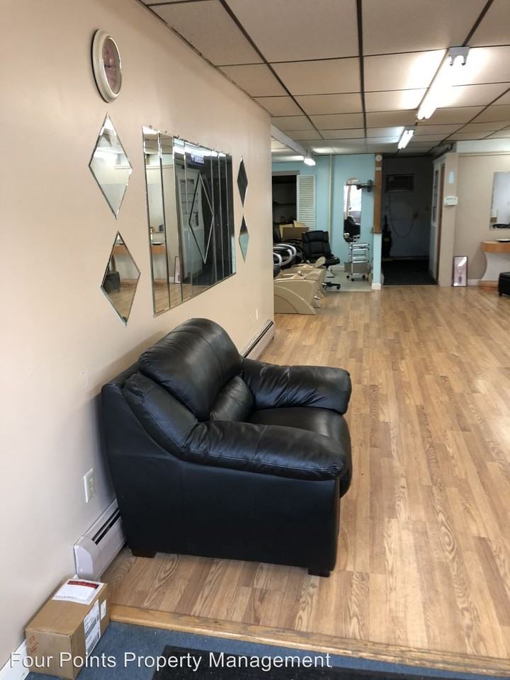 117 Lafayette sq - Photo 2 of 7