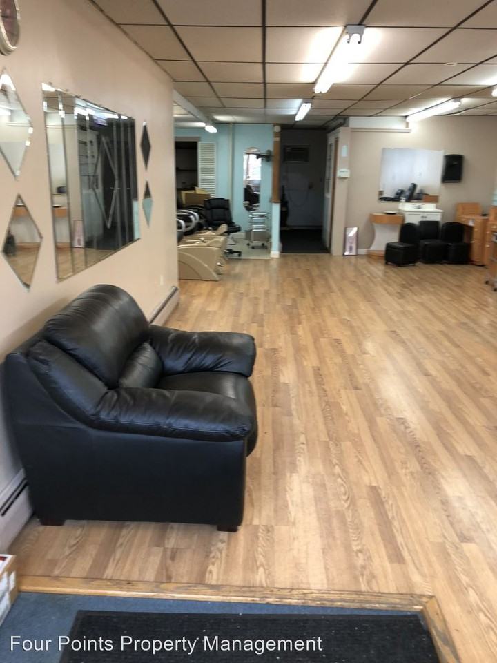 117 Lafayette sq - Photo 3 of 7