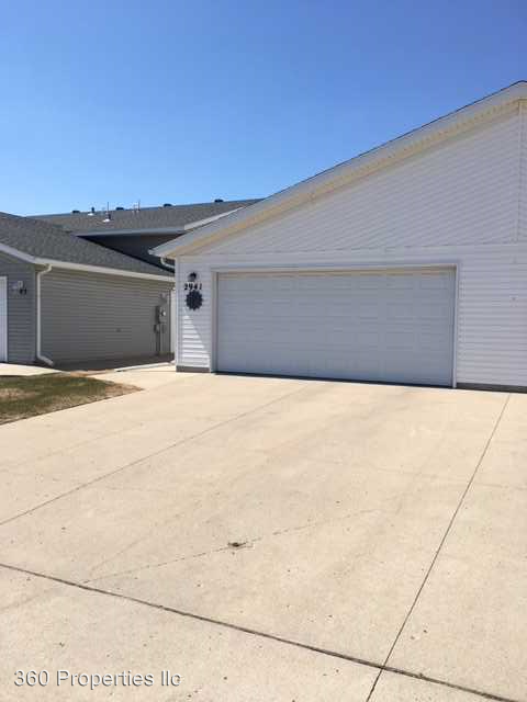 2941 Wheatland Dr S - Photo 2 of 11