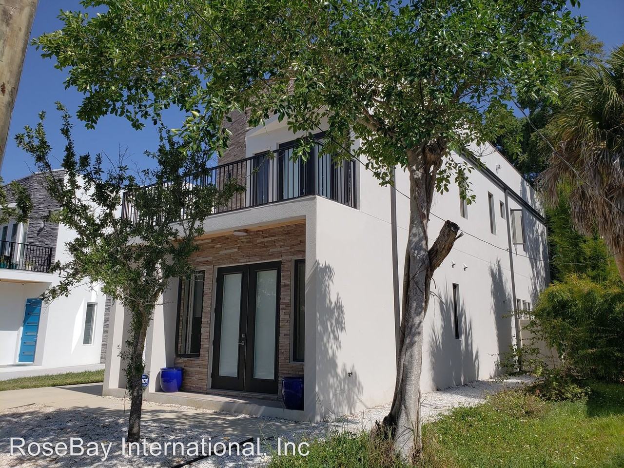 1665 9th St - Photo 3 of 25