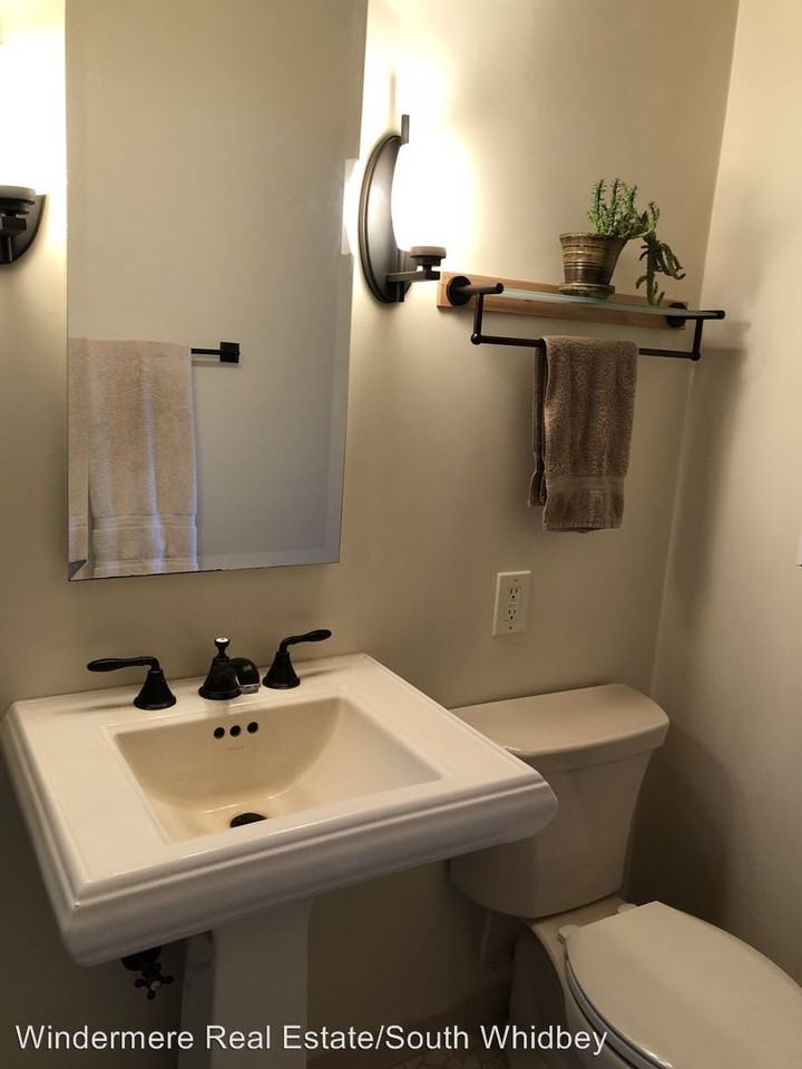 4550 S Norton Ln - Photo 2 of 15