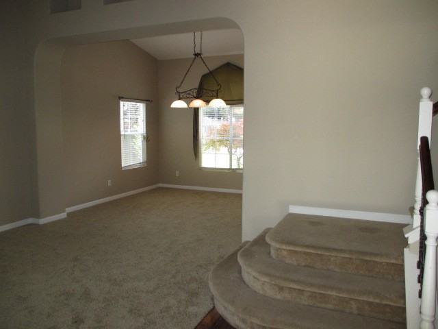 142 Mike Gartrell Cir - Photo 2 of 17