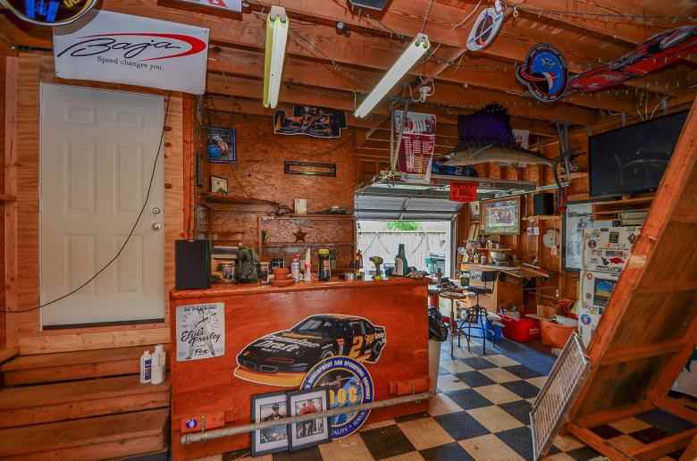 323 Torrey Ct - Photo 2 of 33