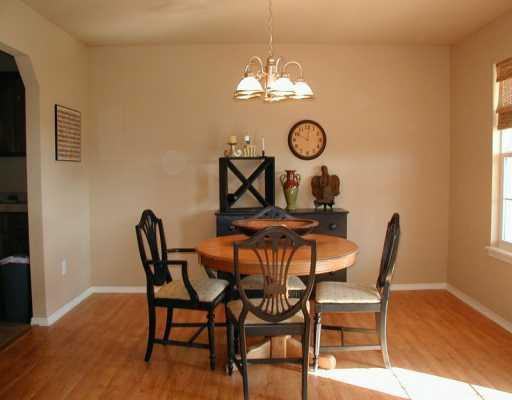 430 Curtis St - Photo 3 of 7