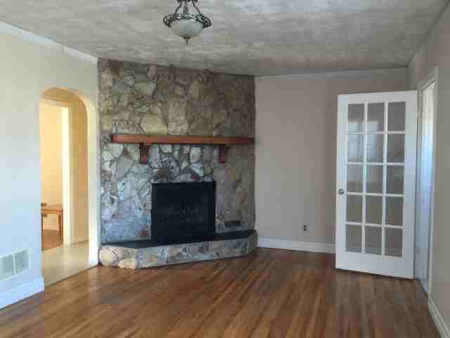 LACOMBE - Photo 2 of 13