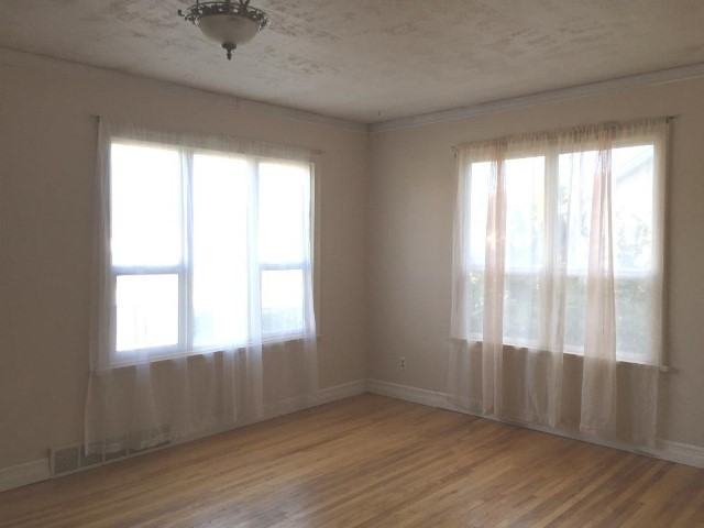 LACOMBE - Photo 3 of 13