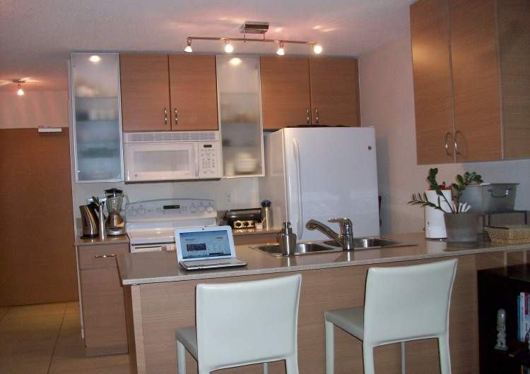 D123 - 1Br in Yaletown Park for June 1st - Photo 2 of 7