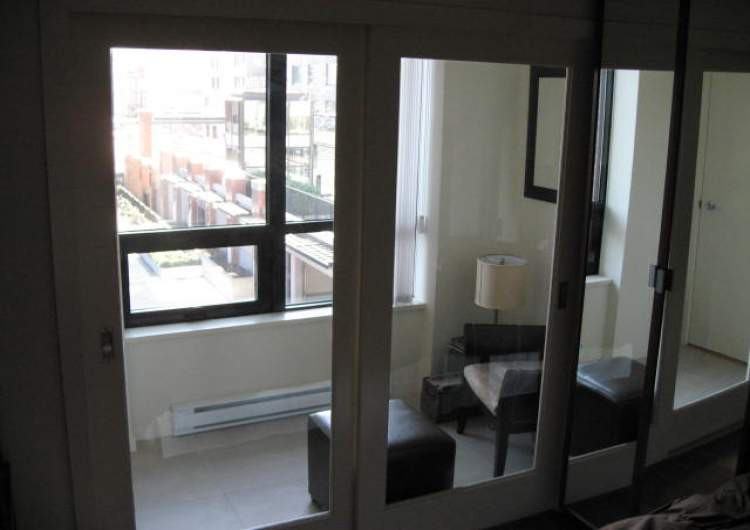 D123 - 1Br in Yaletown Park for June 1st - Photo 3 of 7