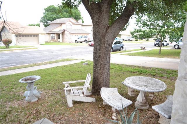 2110 Laura Ct - Photo 2 of 12