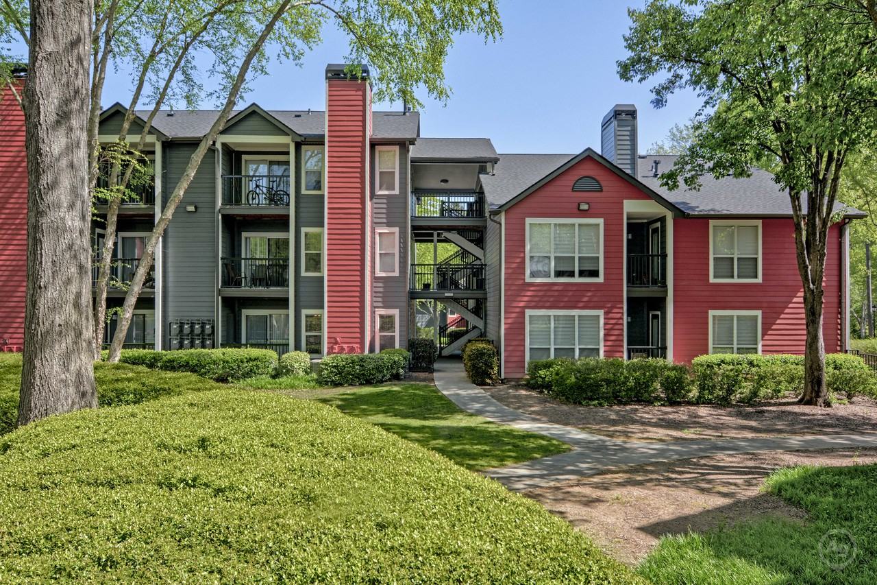 Madison Druid Hills Apartments for Rent 2696 N Druid Hills Rd NE