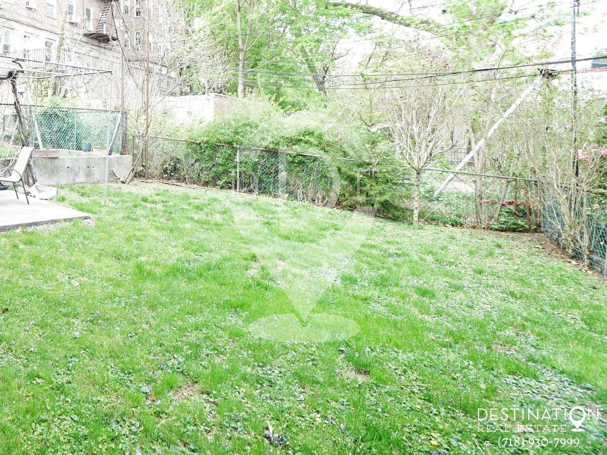 1189 Prospect Ave - Photo 2 of 16