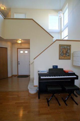 1379 Windsor Ln - Photo 2 of 6