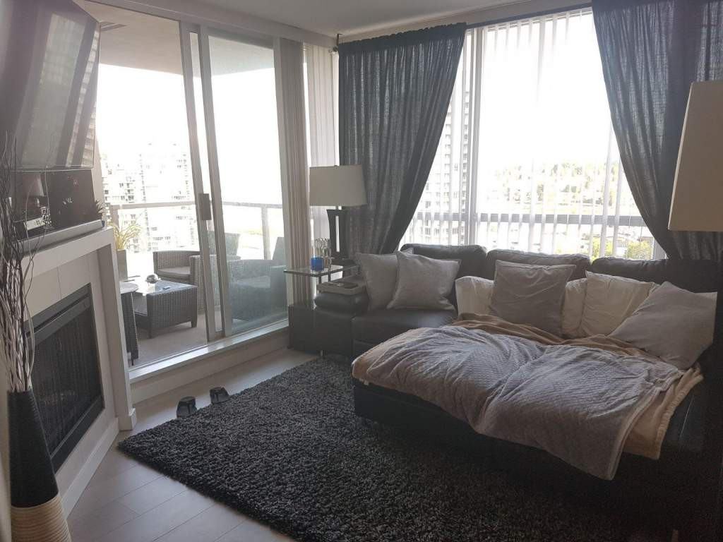 D104 - 2 bedroom in Brentwood - Photo 3 of 13