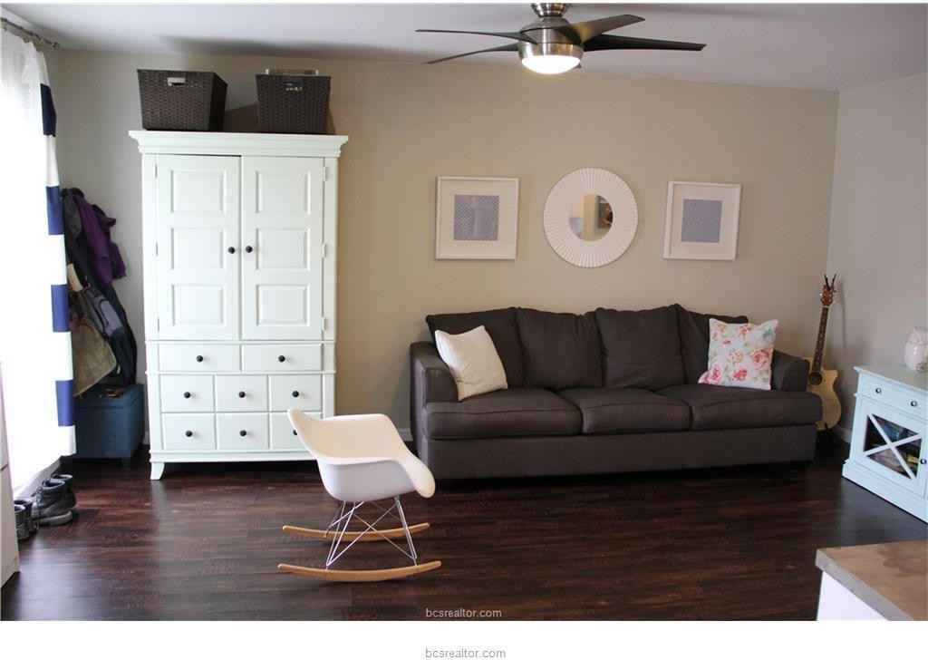 2343 Cornell Dr - Photo 2 of 7