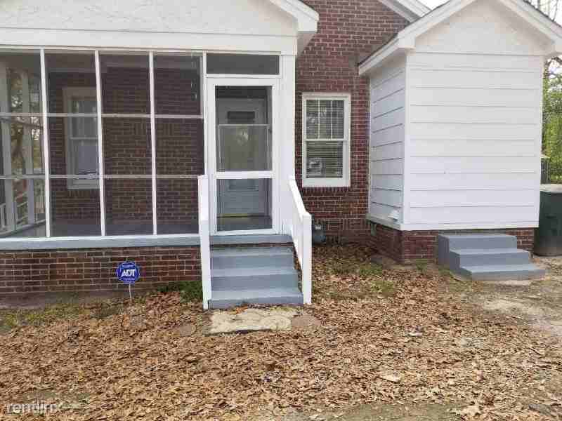 1502 Hergett Dr - Photo 2 of 10