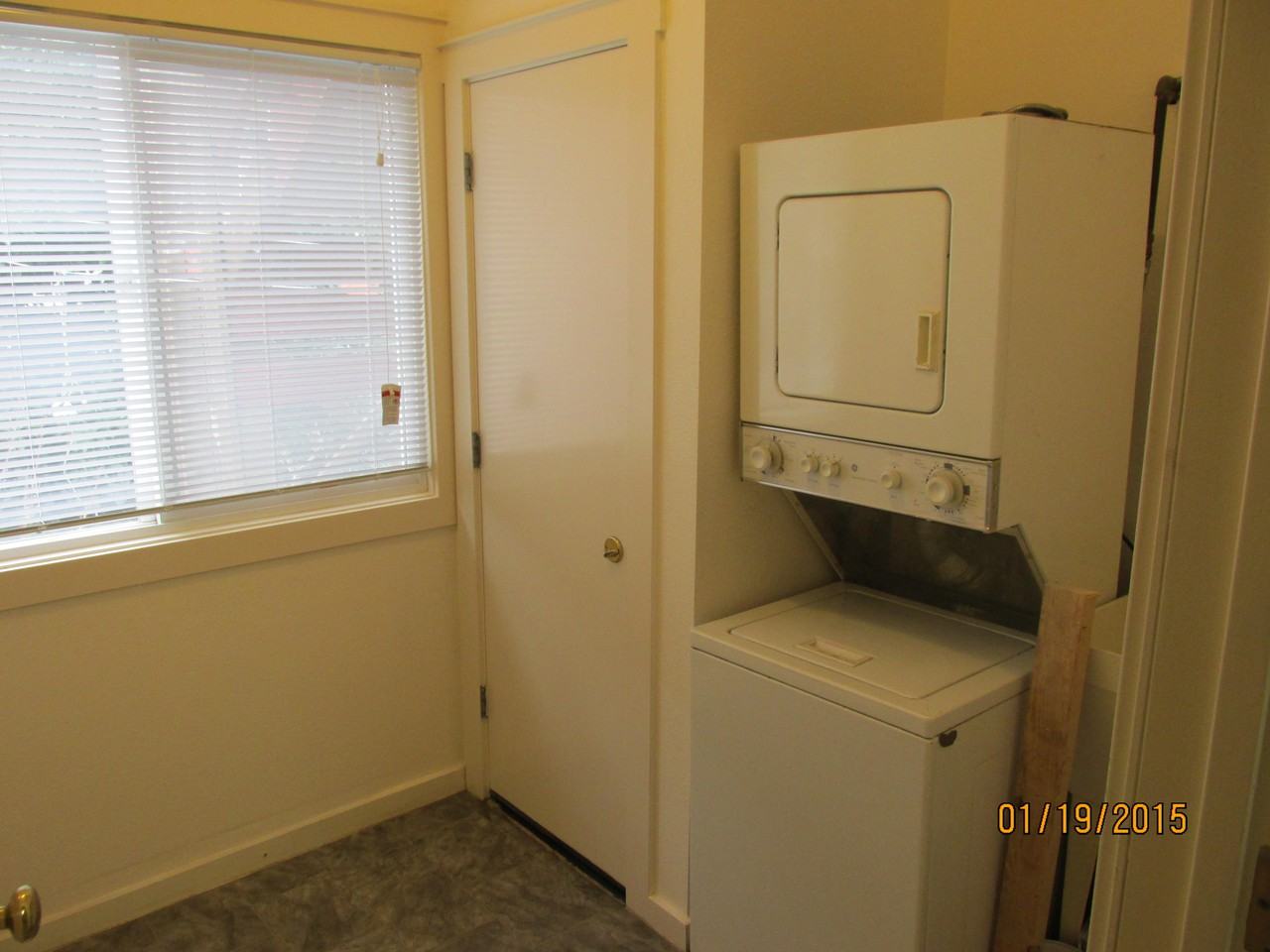 1149 22nd St - Photo 3 of 5