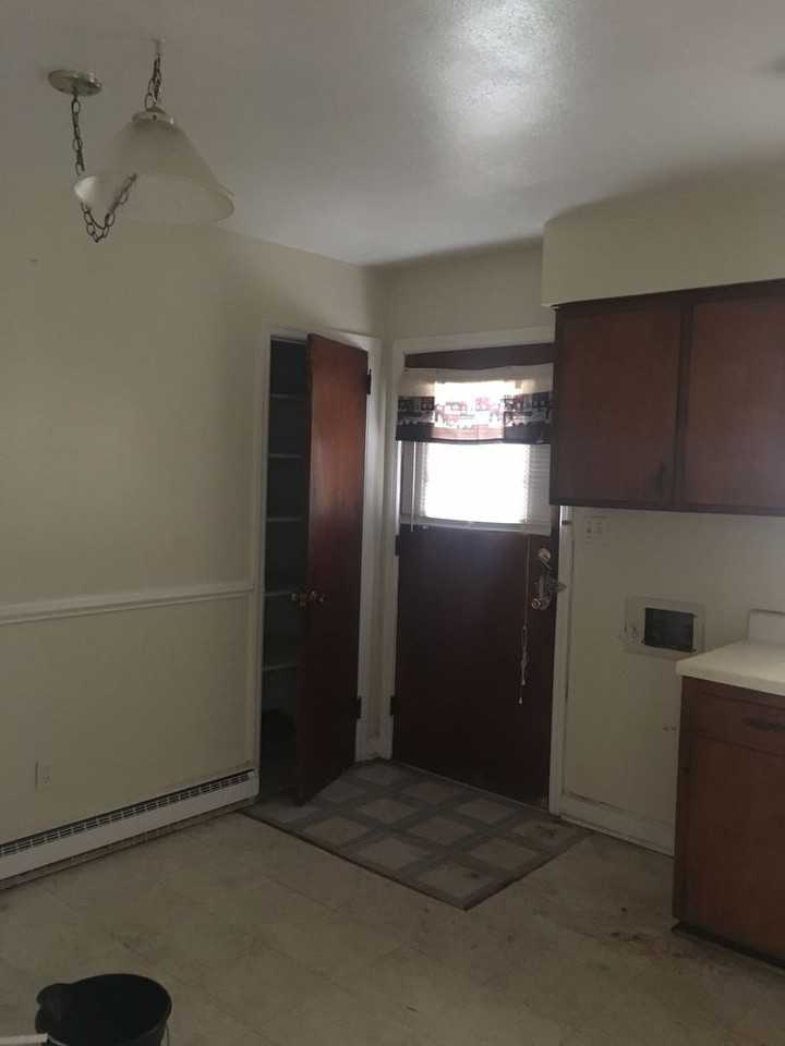 220 Fox Park Rd - Photo 3 of 7