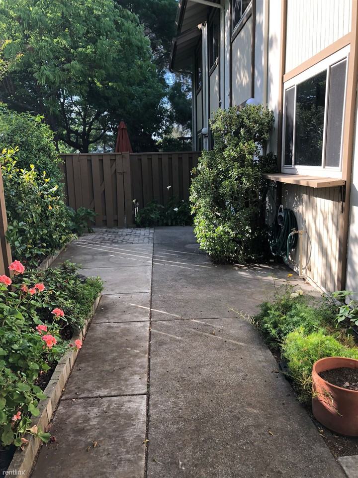 1989 Countrywood Ct - Photo 3 of 11