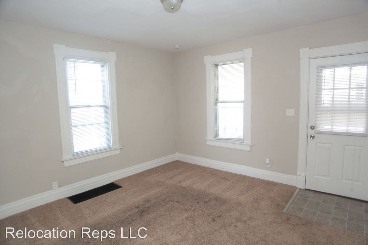 1214 17th St - Photo 3 of 17