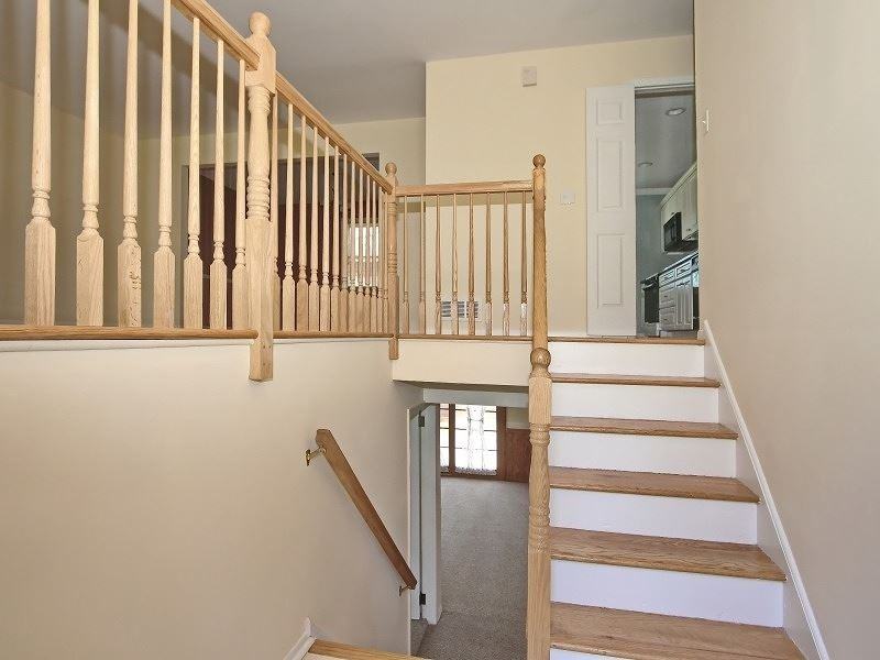 141 Lawrence Dr - Photo 2 of 8