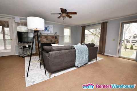 5152 Emerald Dr - Photo 3 of 16