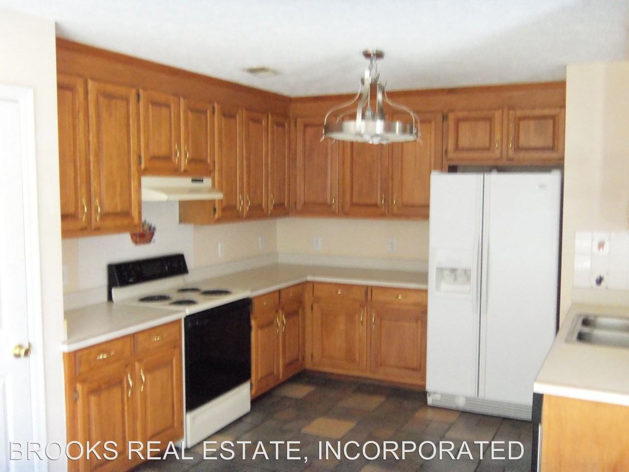 760 Shields Rd - Photo 2 of 24