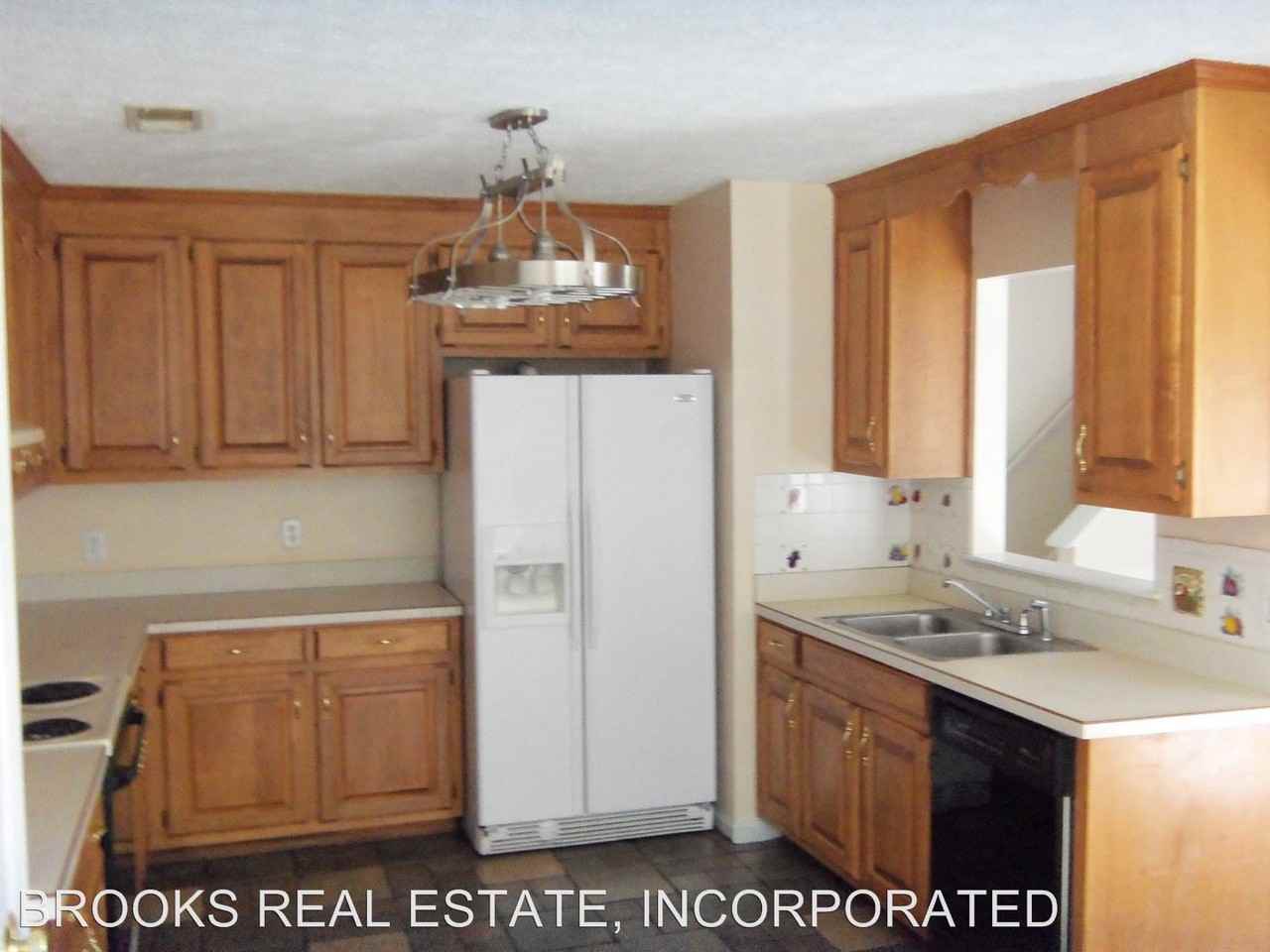 760 Shields Rd - Photo 3 of 24