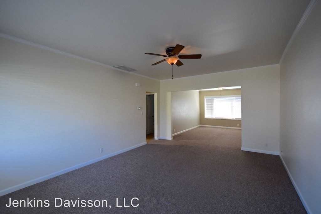 3242 SE Roswell St - Photo 3 of 27