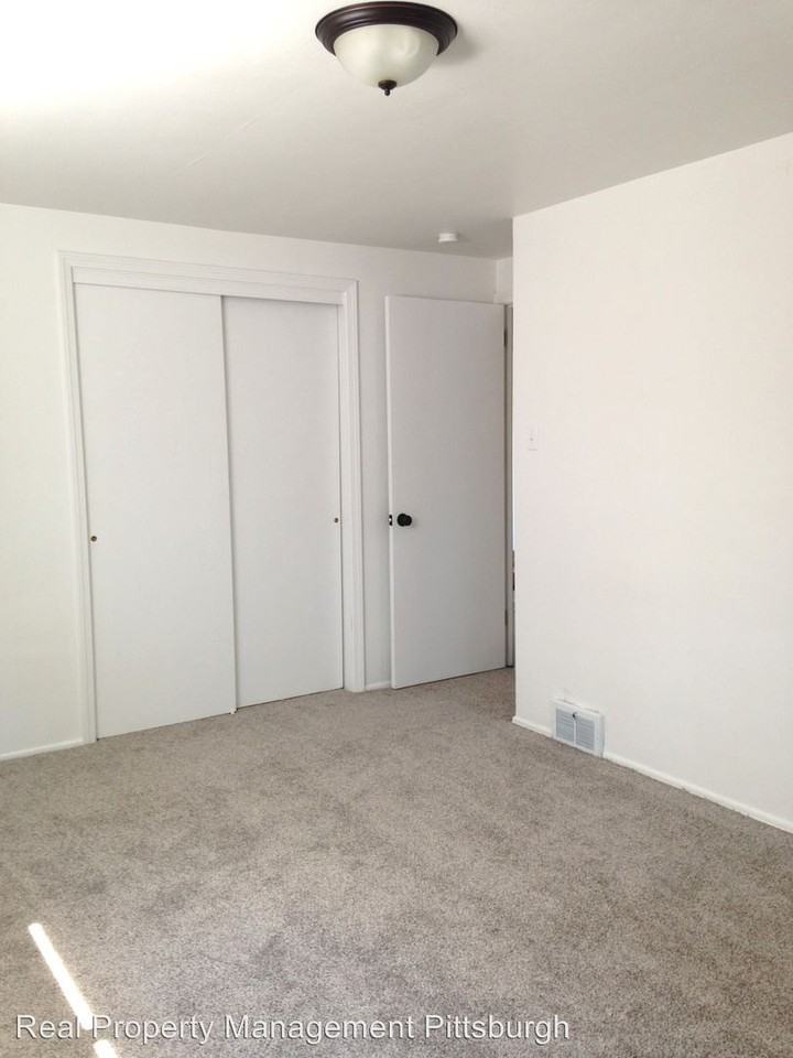 1698 Monongahela Ave #2 - Photo 3 of 4