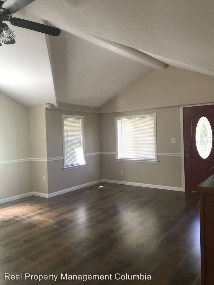 904 Pond Dr - Photo 3 of 16