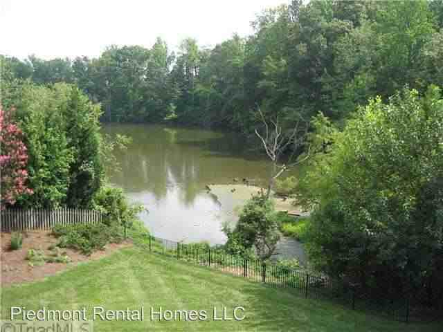 3003 Starmount Farms Dr - Photo 2 of 32