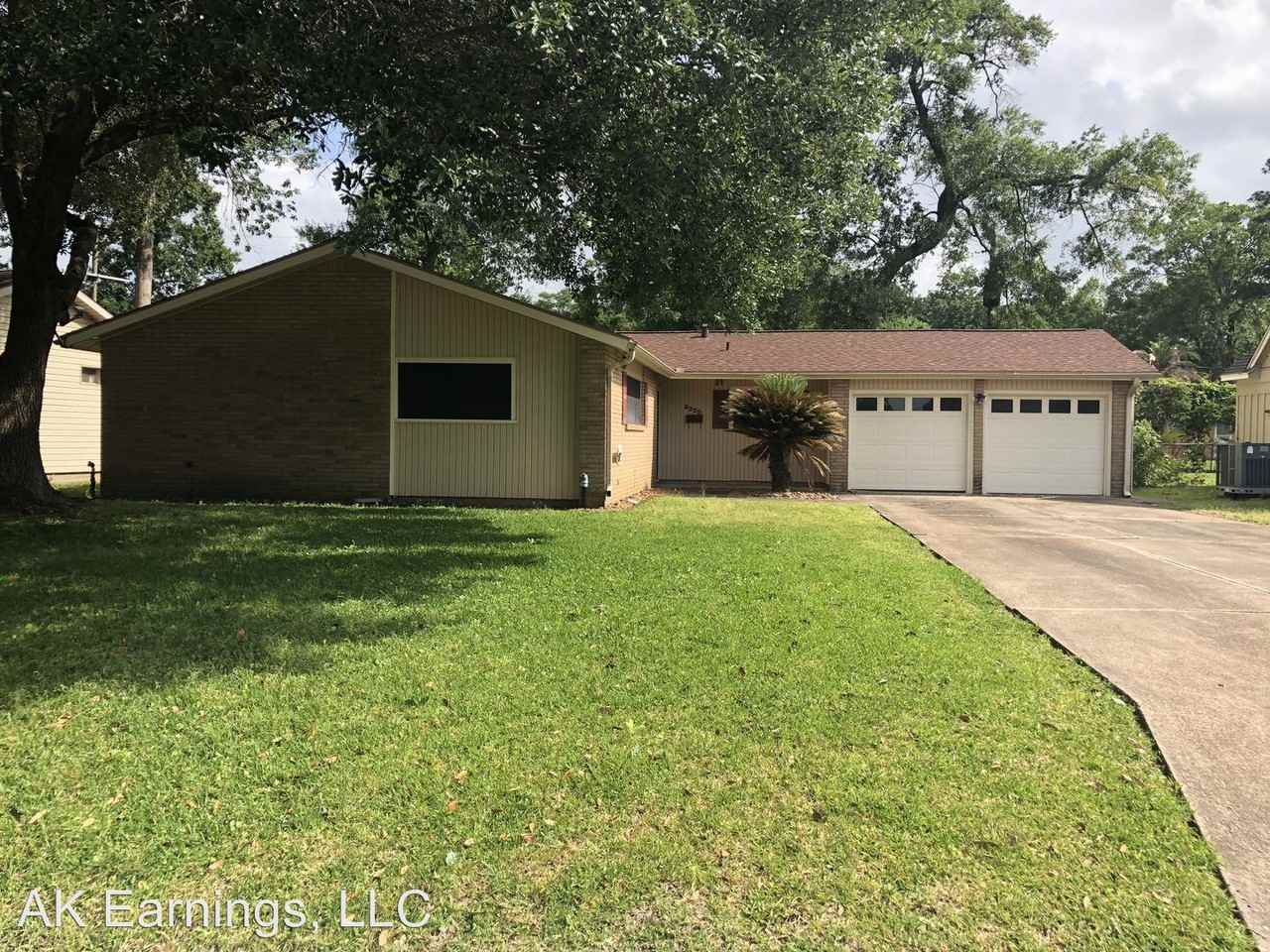 6325 Pansy Dr - Photo 2 of 8