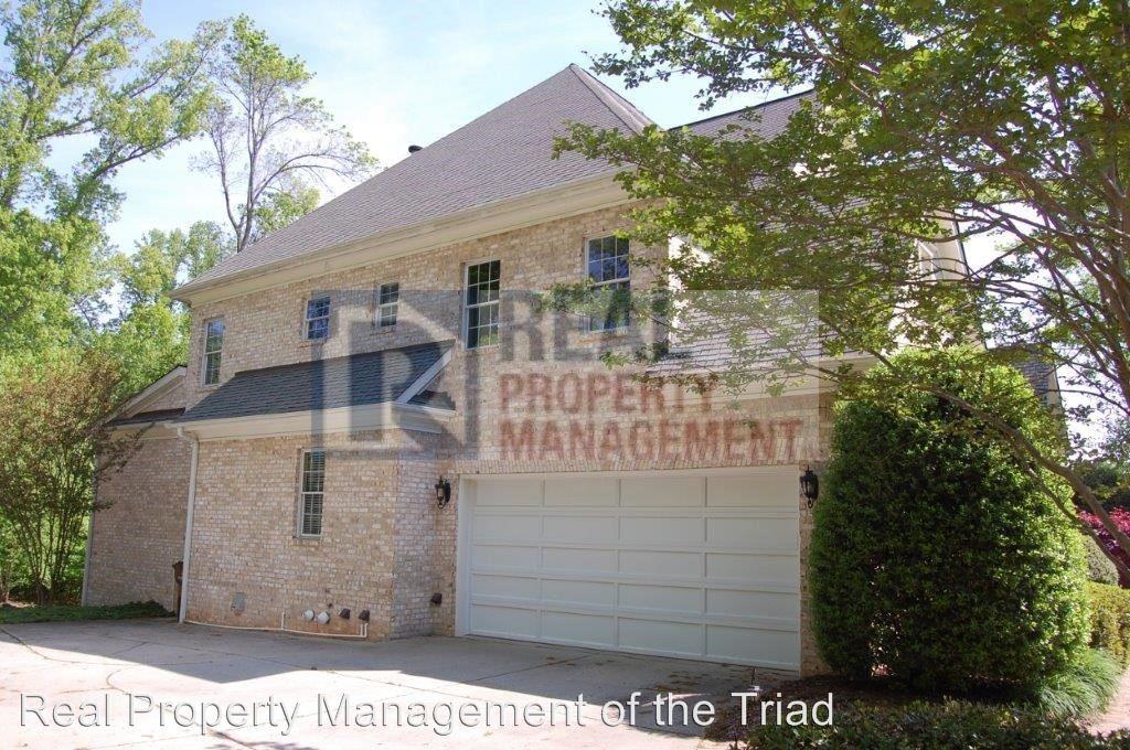 7517 Henson Forest Dr - Photo 2 of 33