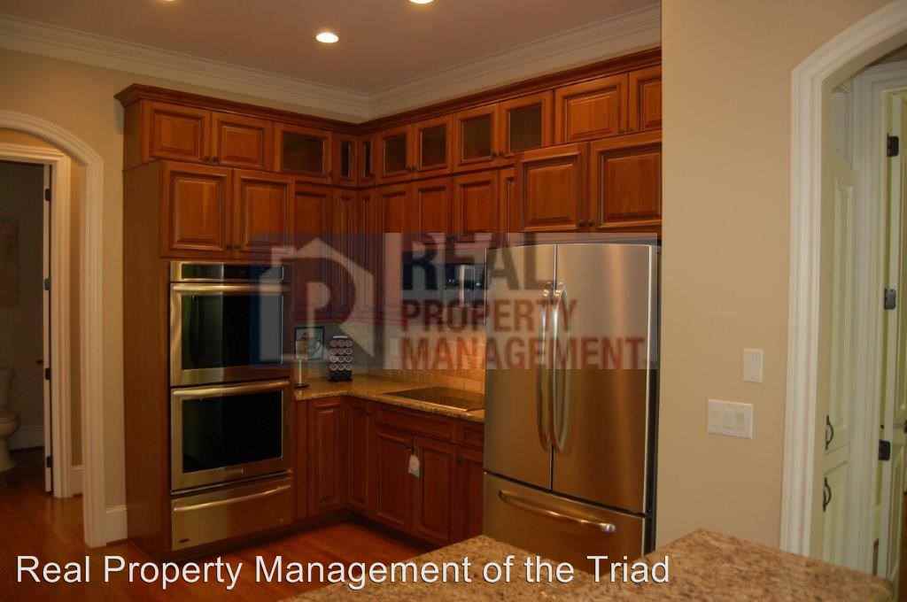 7517 Henson Forest Dr - Photo 3 of 33