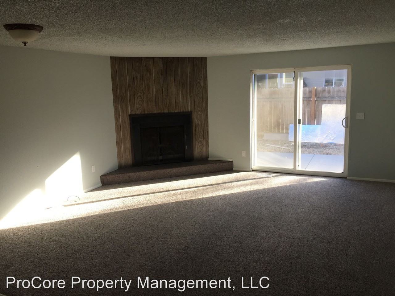 10611 W Hinsdale St - Photo 3 of 8