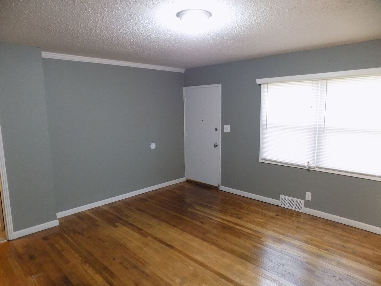 1443 E 66th Terrace - Photo 2 of 7