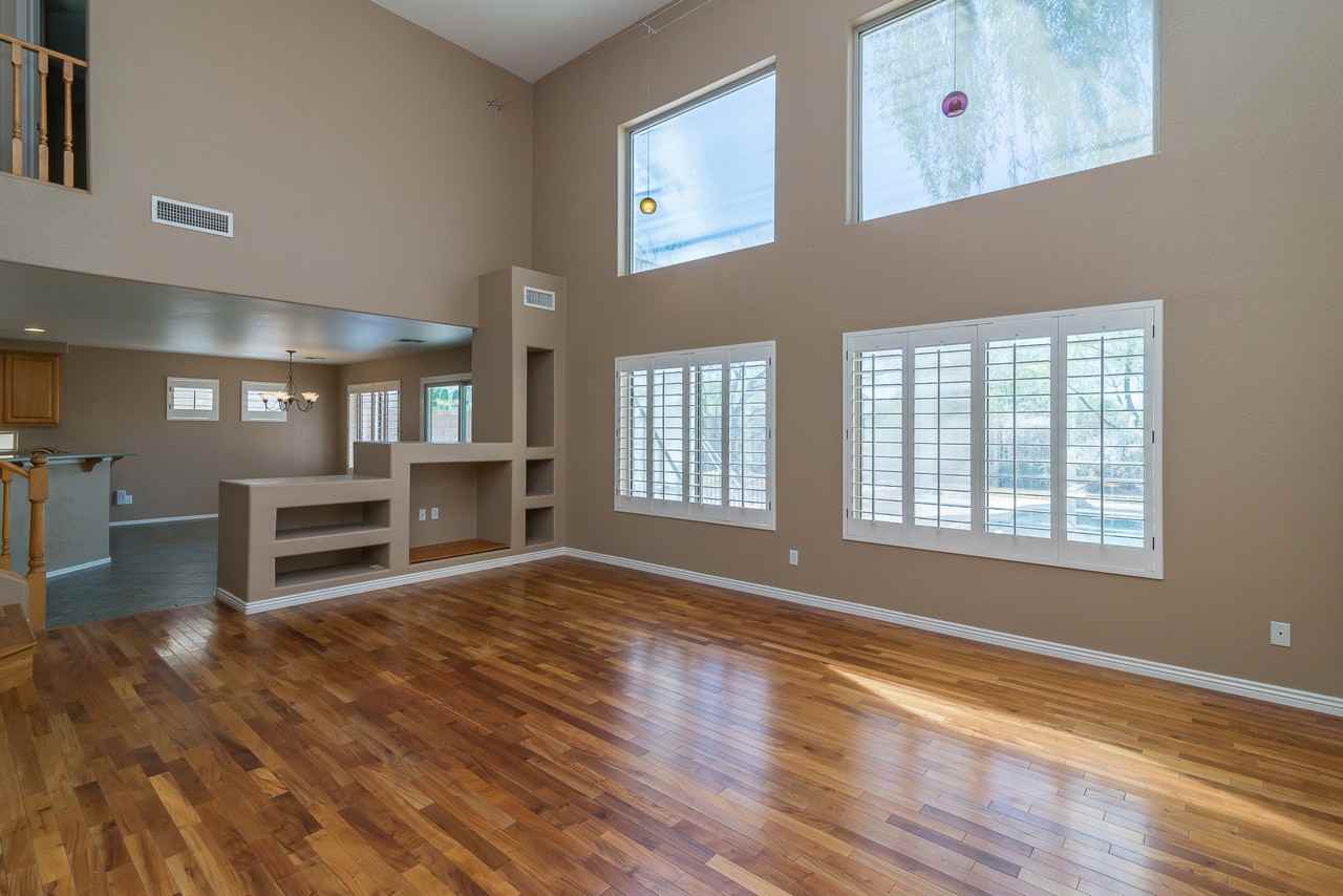 4613 E Thorn Tree Dr - Photo 3 of 30