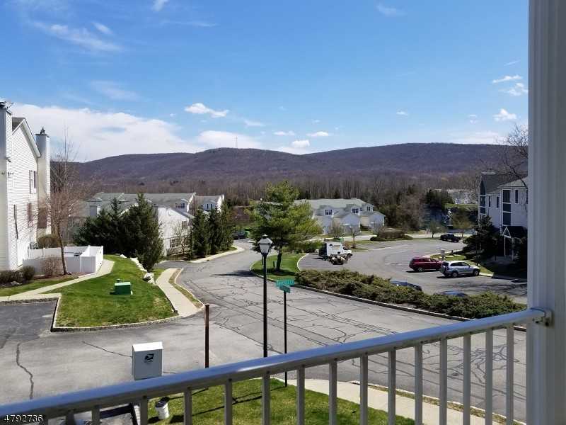 23 Amherst Court - Photo 3 of 10