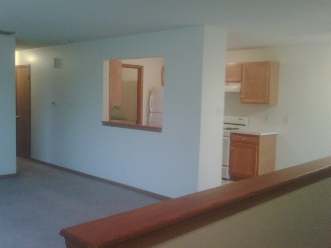 143 E Division St - Photo 3 of 8