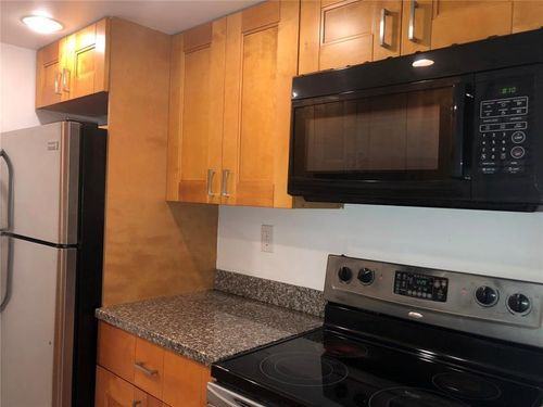 4123 NW 88th Ave #101