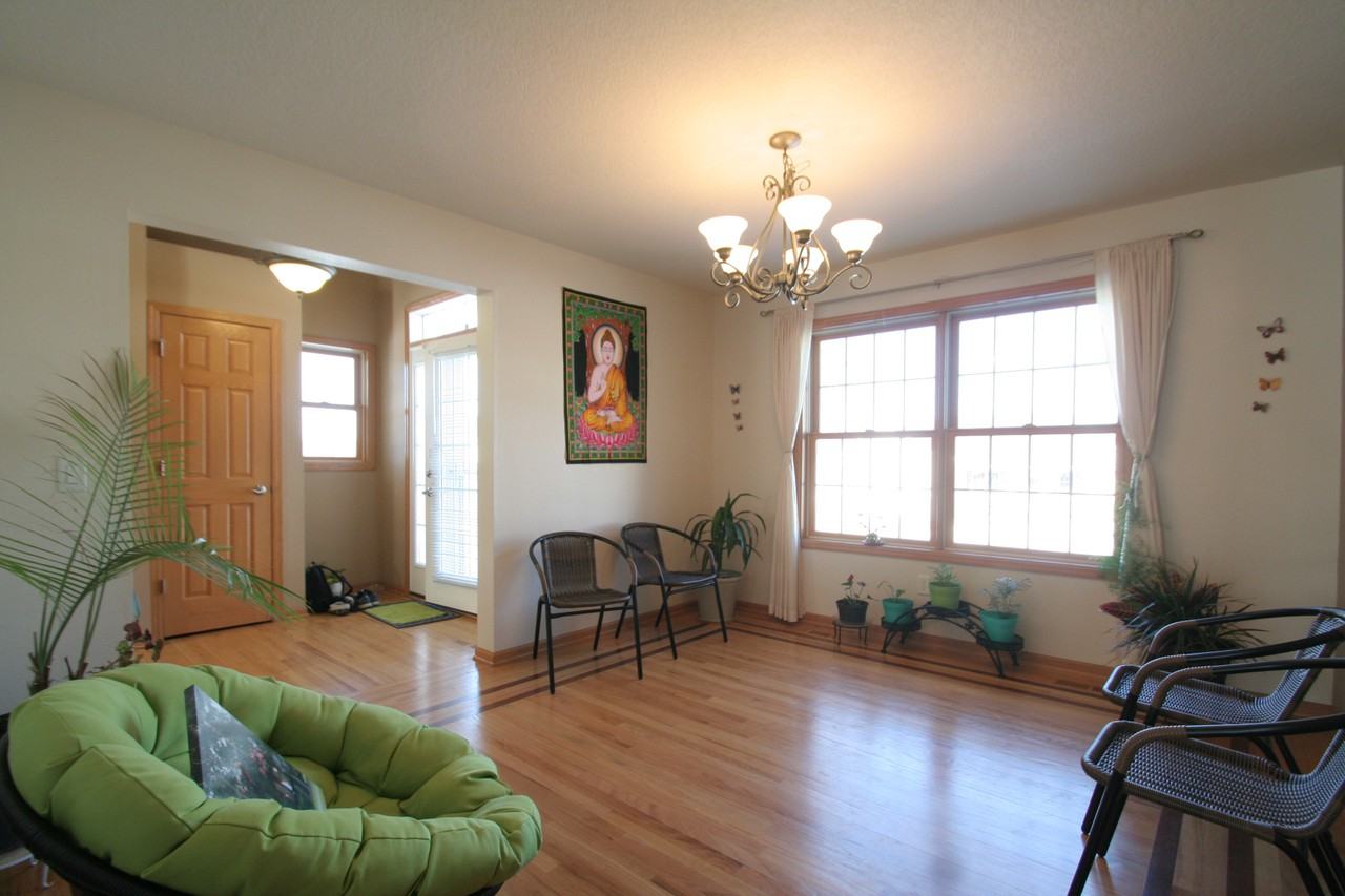 1140 Ashley Lane Southwest - Photo 3 of 33