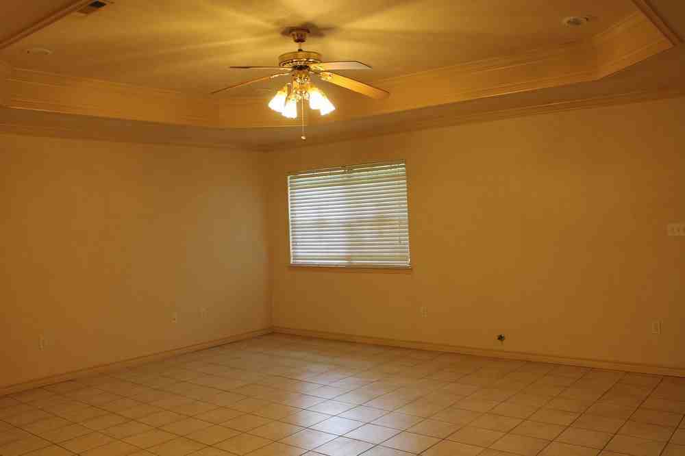 3395 Posey Ave - Photo 2 of 5