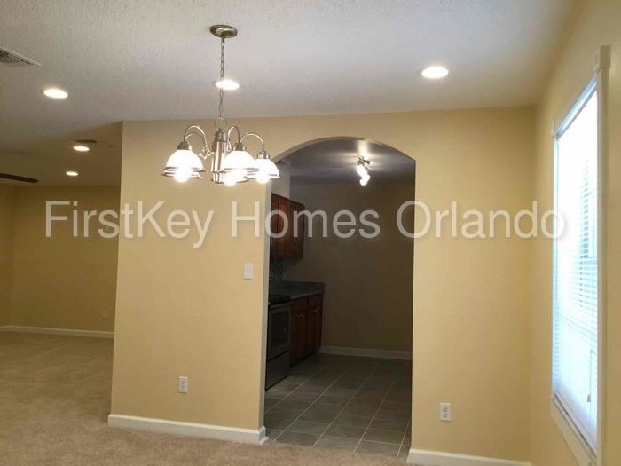 1512 Kangaroo Ct - Photo 3 of 31