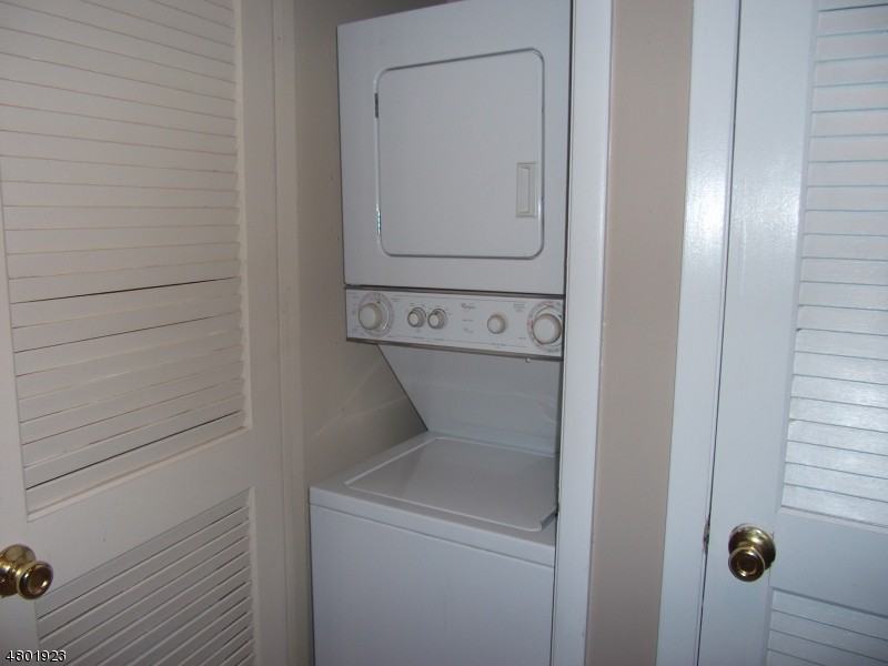 1 Gray Rock Dr #9 - Photo 3 of 7